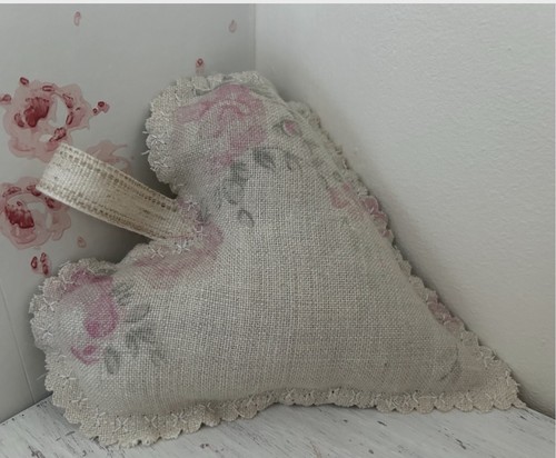 Hanging heart kate forman - hanging,
