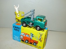 Corgi Toys 478 Jeep FC 150 Hydraulic Tower Wagon metallic green with man