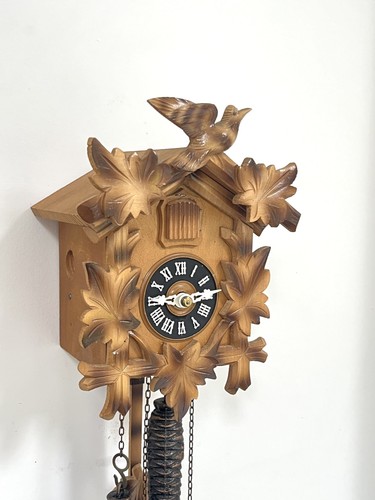 Black forest cuckoo clock - black,