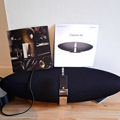Bowers wilkins zeppelin air - &,