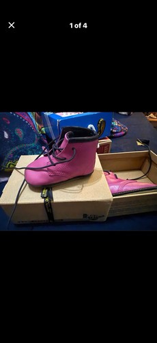 Baby crib doc - martens, wair