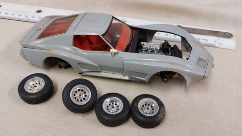 Scale 1970s corvette - 1/24,