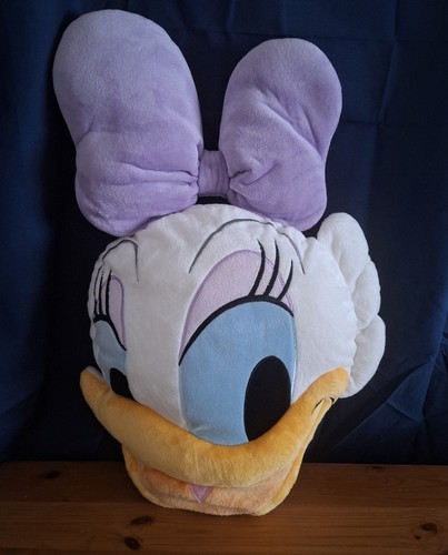 Rare disney store daisy - rare,