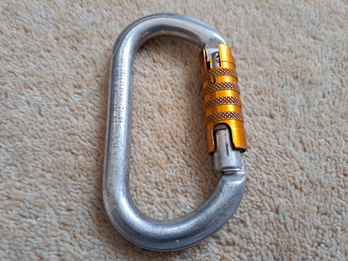 Petzl ttriact carabiner - petzl,