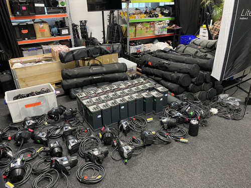 Massive elinchrom lighting kit - elinchrom,