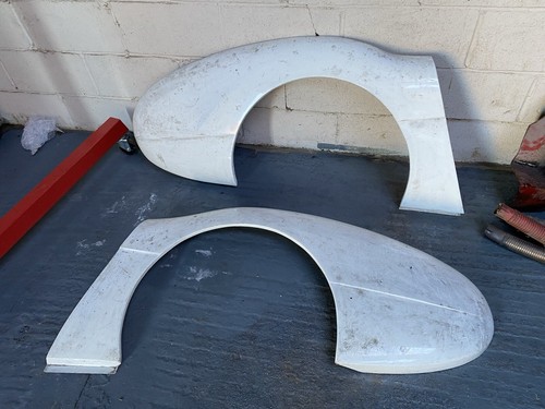Pair rear wings - of, austin