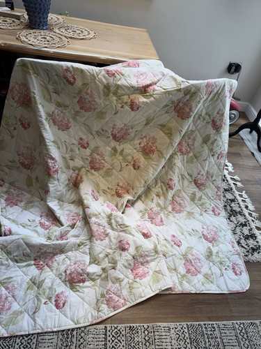 Laura ashley twin quilt - -,