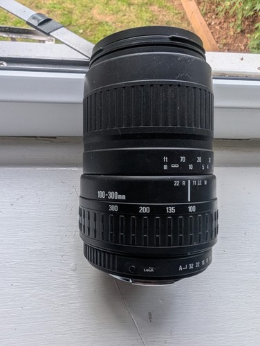Sigma 100 300mm 7 - f/4.5-6.7, dl