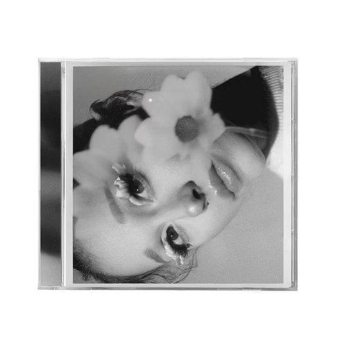 Ariana grande petal - -,