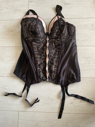 Williams basque closet - williams,