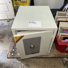 Phoenix 2001 datacare safe , inc 2 keys collection from Oxford, or delivery  