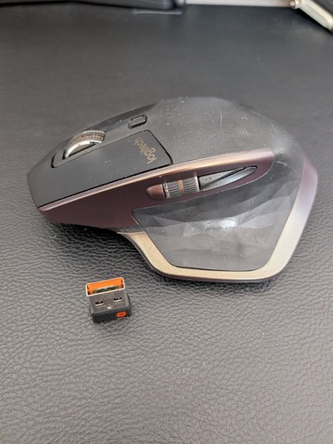 Logitech - or,
