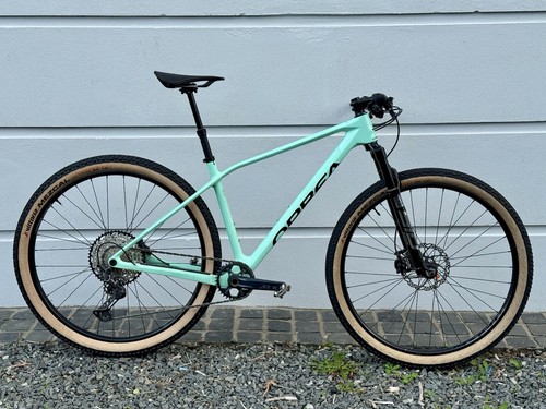 Orbea alma m30 - carbon, hardtail
