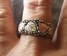 NWT Black Hills Gold Leaf