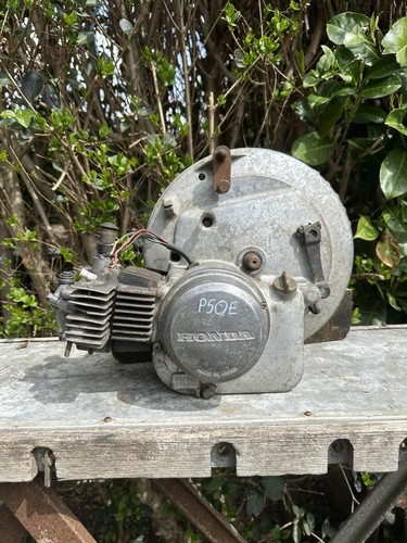 Honda p50 engine back wheel - back,