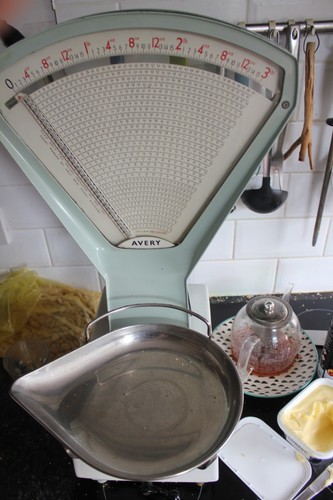 Vintage avery weighing scales - weighing,