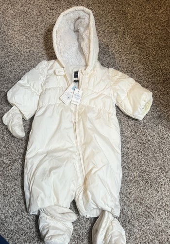 Nwt baby gap - baby, snow