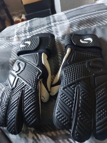 Sondico goalkeeper gloves size - goalkeeper,