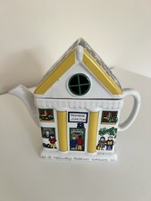 Wade Ceramic English Life Teapot 'Primrose Junction’ Great condition