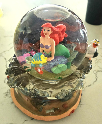 Vtg disney musical snowglobe - vtg,