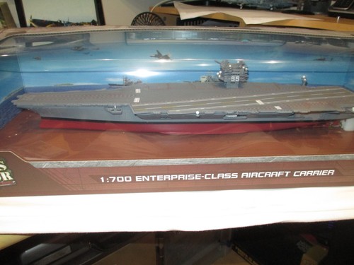 Forces valor 700 uss - of, 1:700