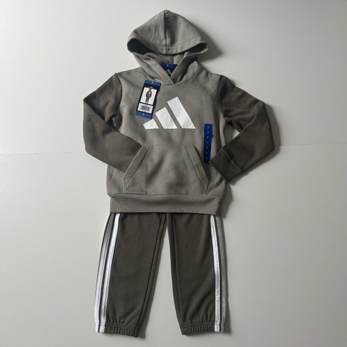 Adidas boys size 7 - adidas,