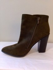 Emilio Luca Dark Green Wooden