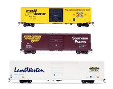 WALTHERS 'HO' GAUGE RAKE OF 3 1X CRYOGENIC REEFER & 2X BOXCAR WAGONS