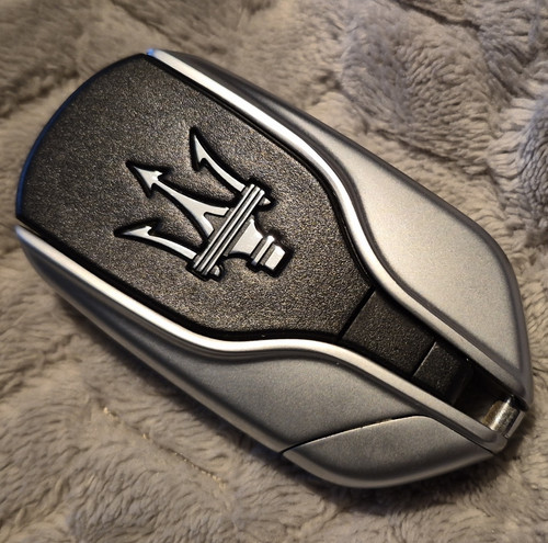 New maserati button remote - new,