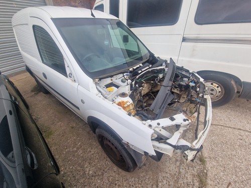 Breaking vauxhall combo - vauxhall, c