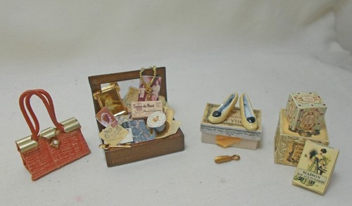 Dolls house miniature ladies - miniature,