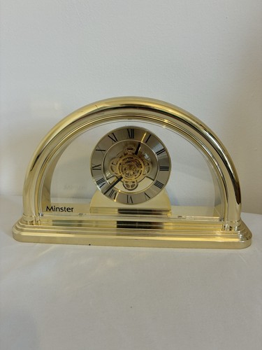 Vintage minster semi - vintage, circle