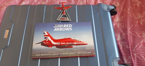Raf red arrows - arrows, plated