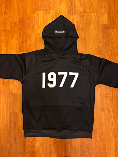 Essentials 1977 black pullover - 1977,
