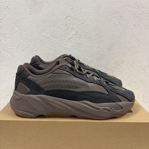 Yeezy boost 700 mauve size - v2,