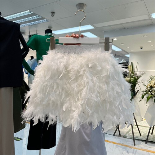 Lady retro feather - lady,