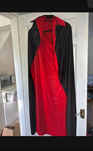 Reversible black red - red, vampire
