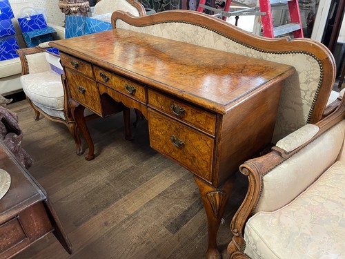 Queen anne revival - anne,