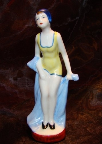 Figurine bathing beauty - bathing,