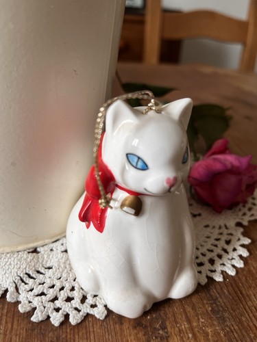Vintage silvestri white cat - vintage,
