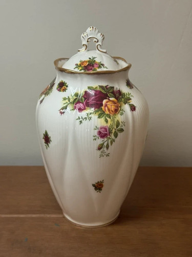 Gorgeous royal albert old - gorgeous,