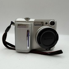 Nikon Coolpix 880 Digital