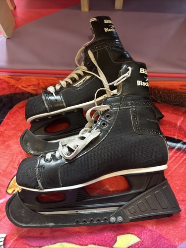 Men ice skate - ,