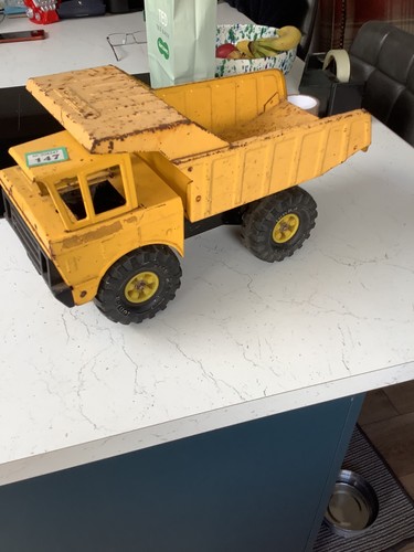 Tonka mighty dump truck - tonka,