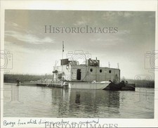 1977 Press Photo Barge