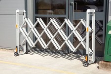 Retractable Safety Barrier 2m