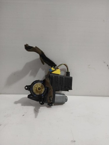 9682495780 front power window
