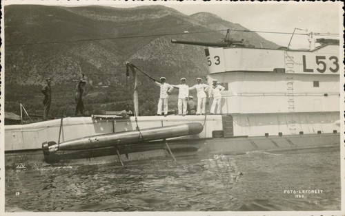 Photo submarine torpedo port - submarine,
