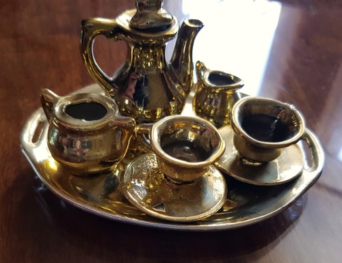 Pretty vintage miniature tea - ,