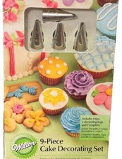Wilton Cupcake Decorating Set